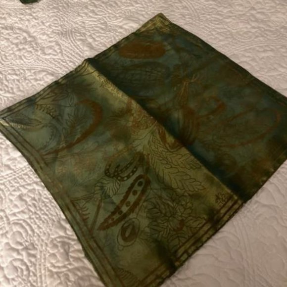 Westside Green & Gold Sheer Indian Pillowcases Matching Pair - Picture 2 of 6